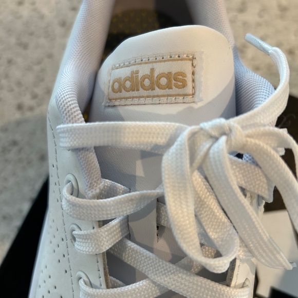 Women’s Adidas Advantage - Picture 8 of 14